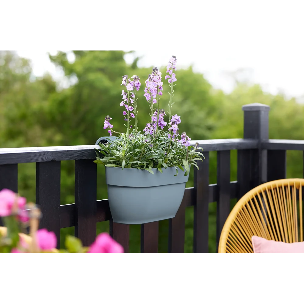 Balkonbak Vibia Campana Easy Hanger Medium - Vintage Blauw Elho Balkonbak Vibia Campana Easy Hanger Medium - Vintage Blauw -Bloempot Kortings Winkel balkonbak vibia campana easy hanger medium vintage blauw balkonbak vintage blauw 5 1