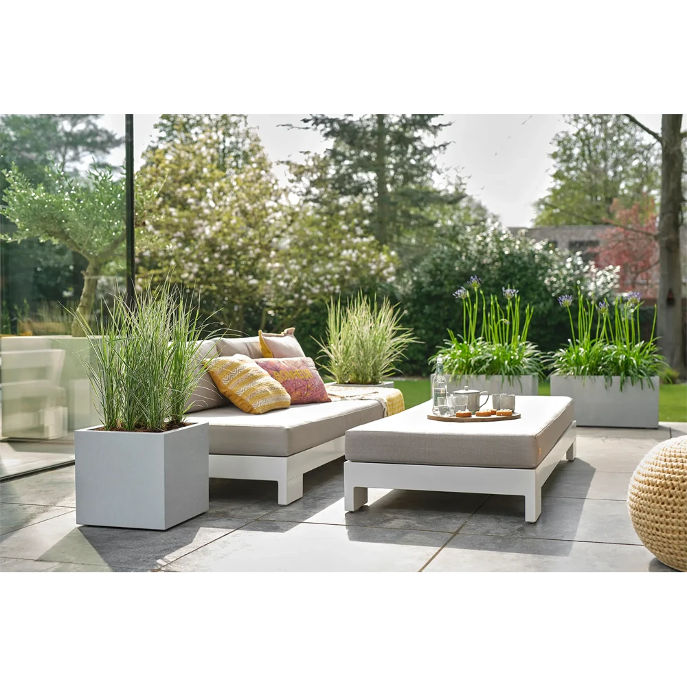 Vivo Next vierkant wielen 30cm - Warm Grijs Elho Vivo Next Vierkant Wielen 30cm - Warm Grijs -Bloempot Kortings Winkel